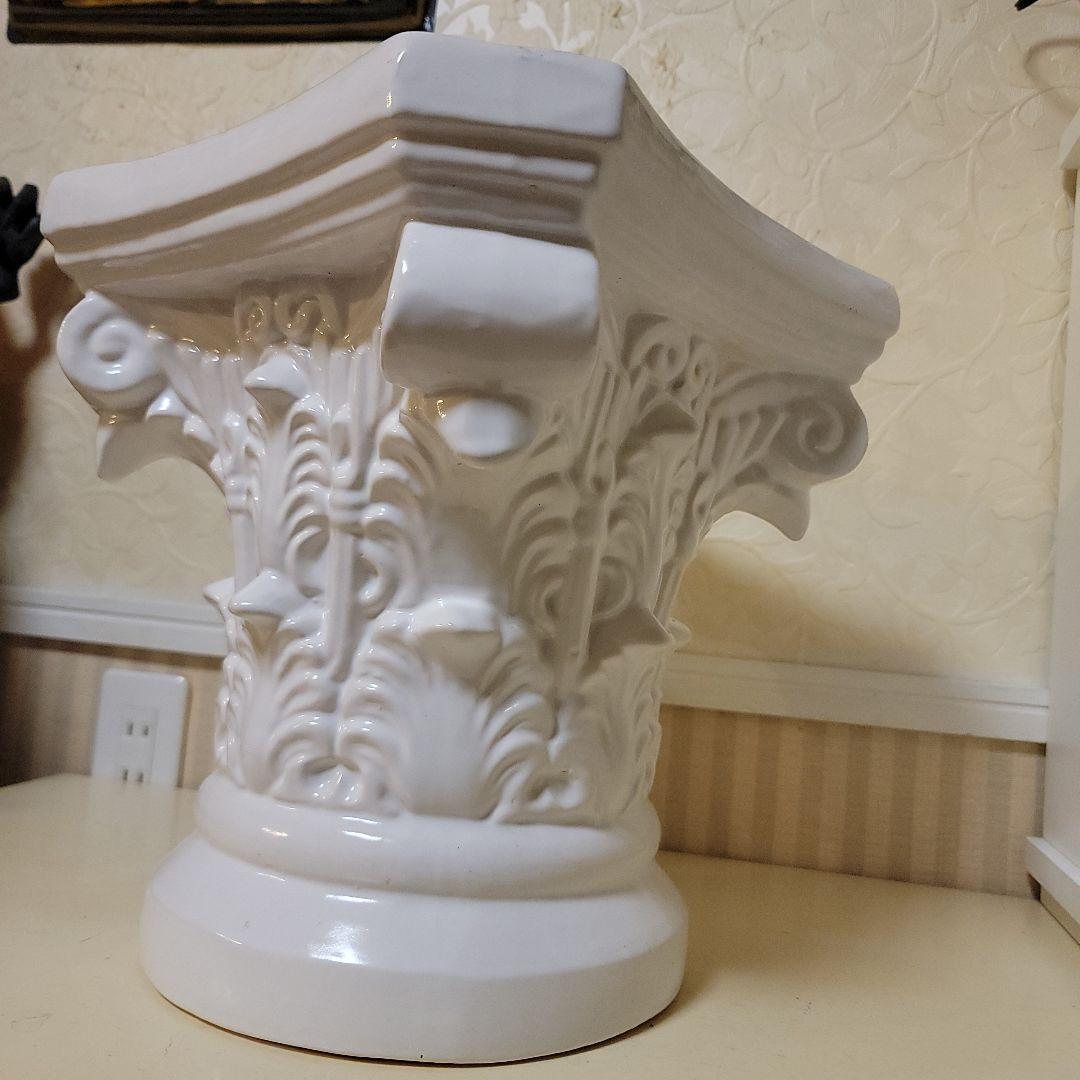 ギリシャ神殿の細工が素敵な花台　コラムスタンド　フラワースタンド　台座