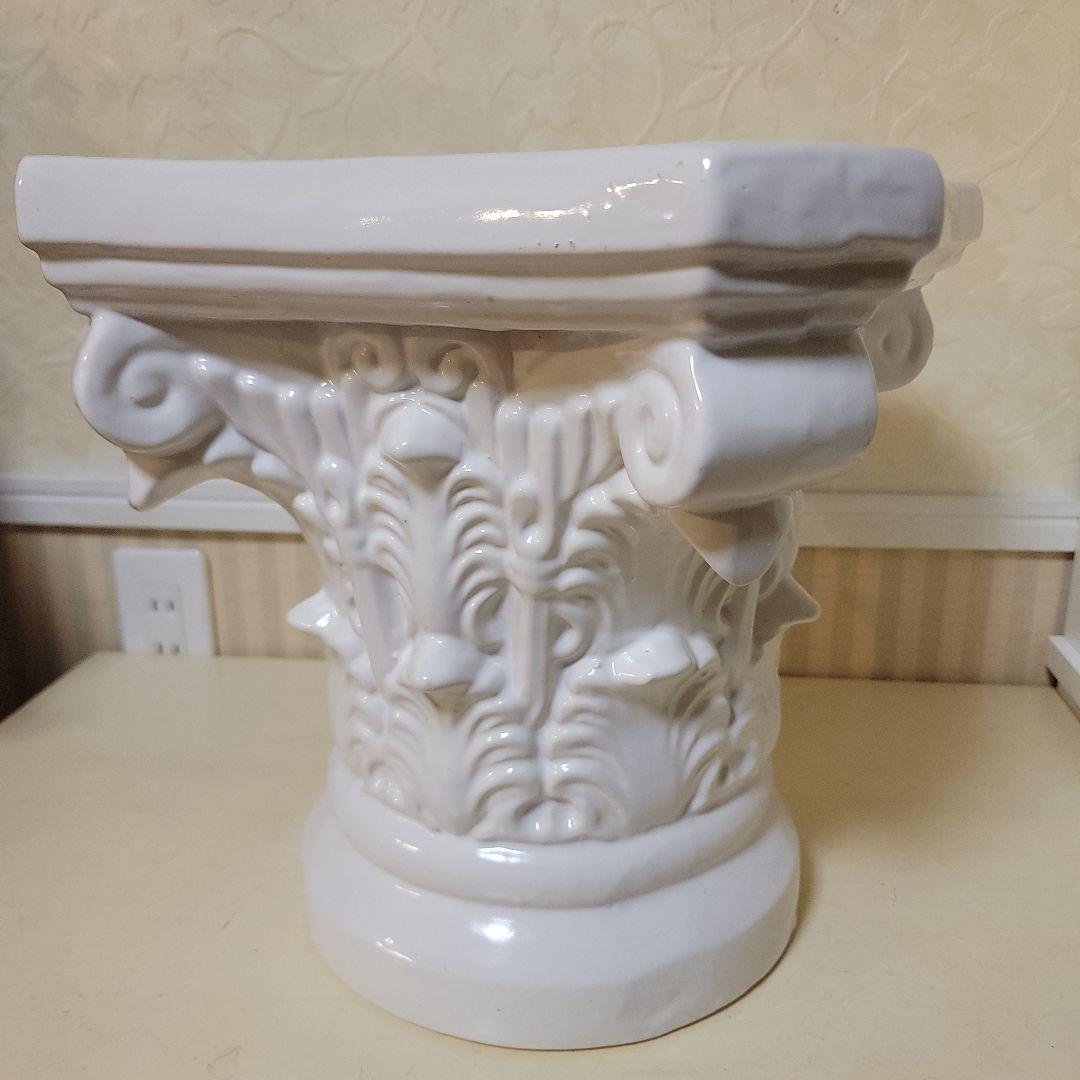 ギリシャ神殿の細工が素敵な花台　コラムスタンド　フラワースタンド　台座