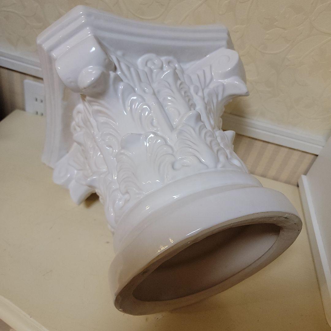 ギリシャ神殿の細工が素敵な花台　コラムスタンド　フラワースタンド　台座