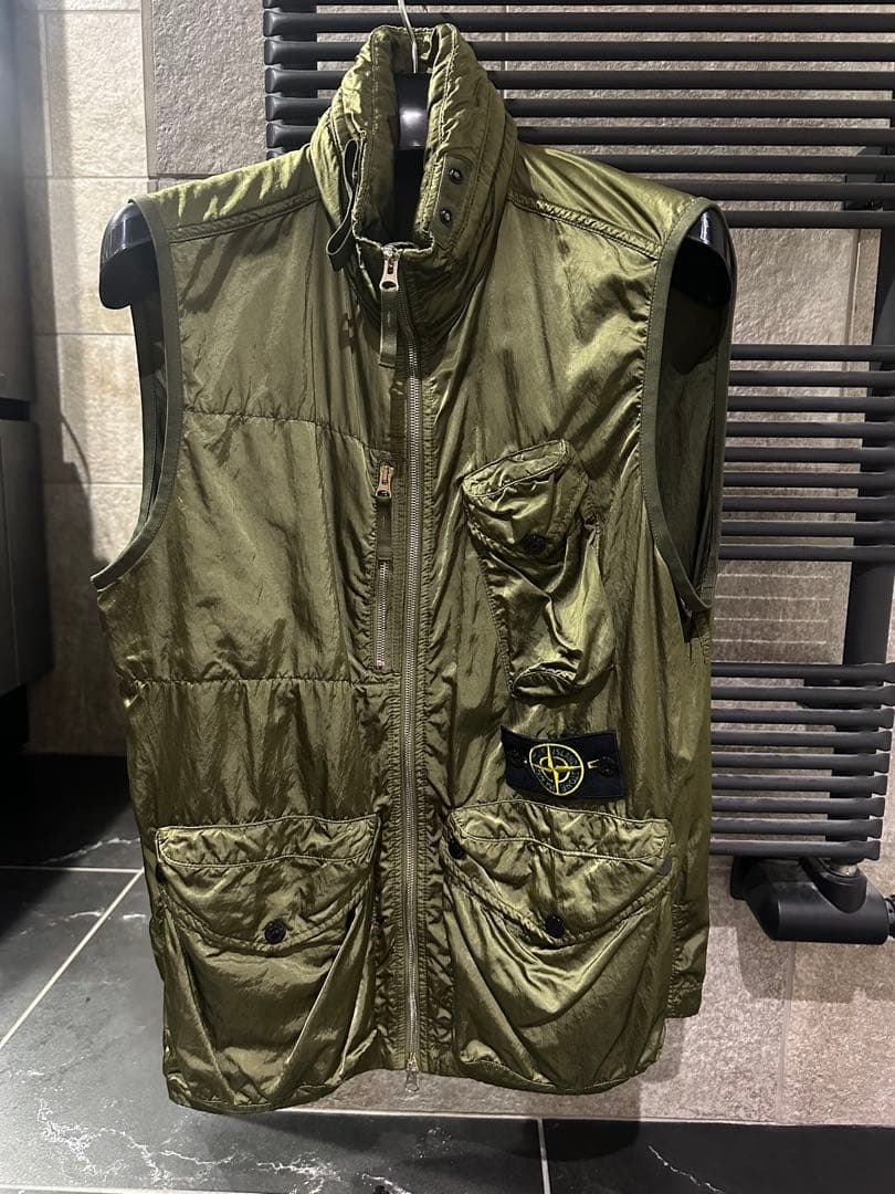 マ*】様 ストーンアイランド　ベスト　Mサイズ　正規品