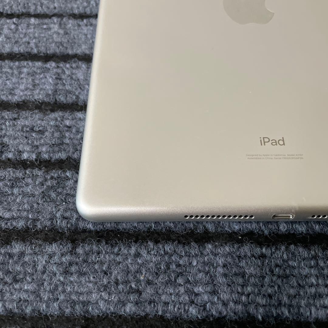 74【早い者勝ち】 iPad 7世代 32GB Wi-Fi シルバー
