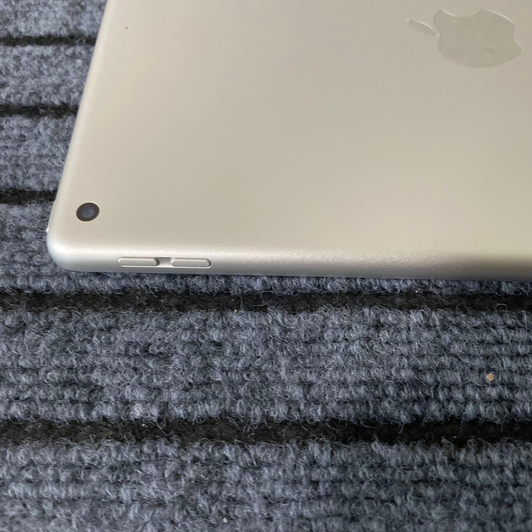 74【早い者勝ち】 iPad 7世代 32GB Wi-Fi シルバー