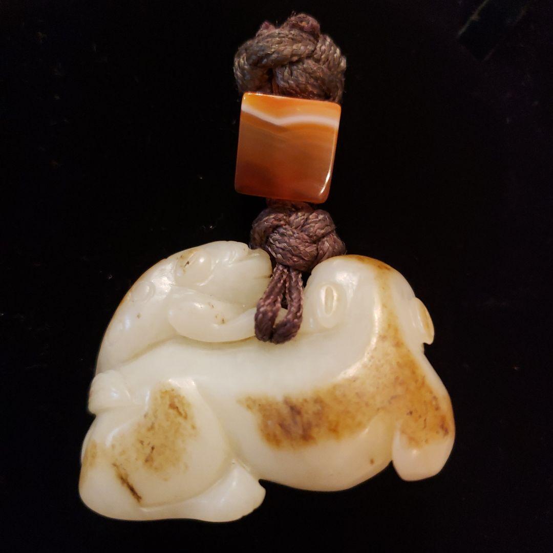 香港で買った石のお守りの置物