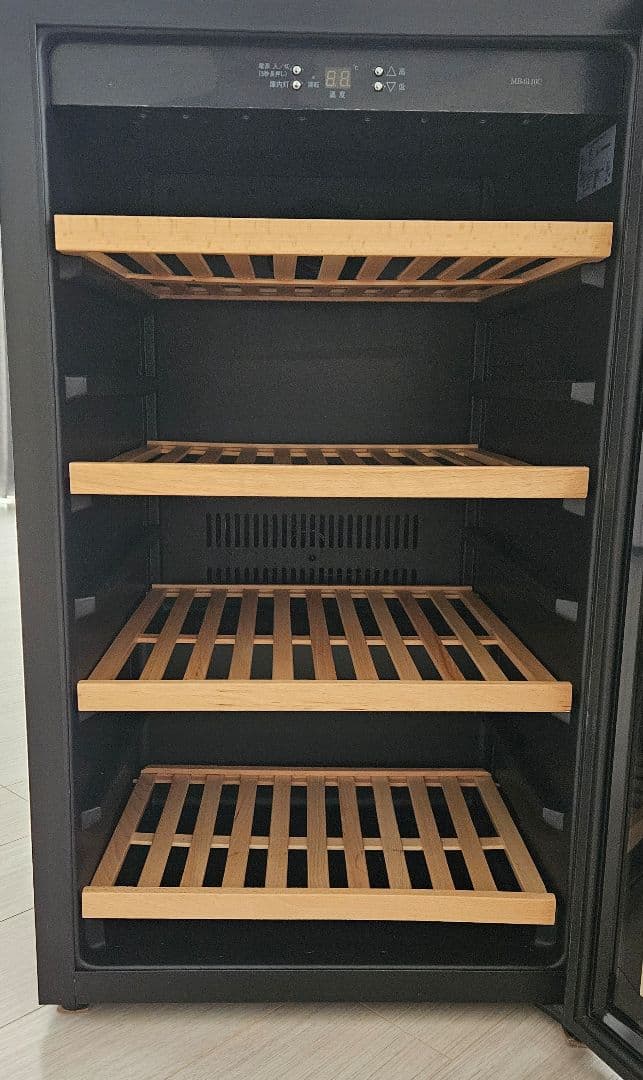 【中古】三ツ星貿易 ワインクーラー 110L 32本収納 MB-6110C