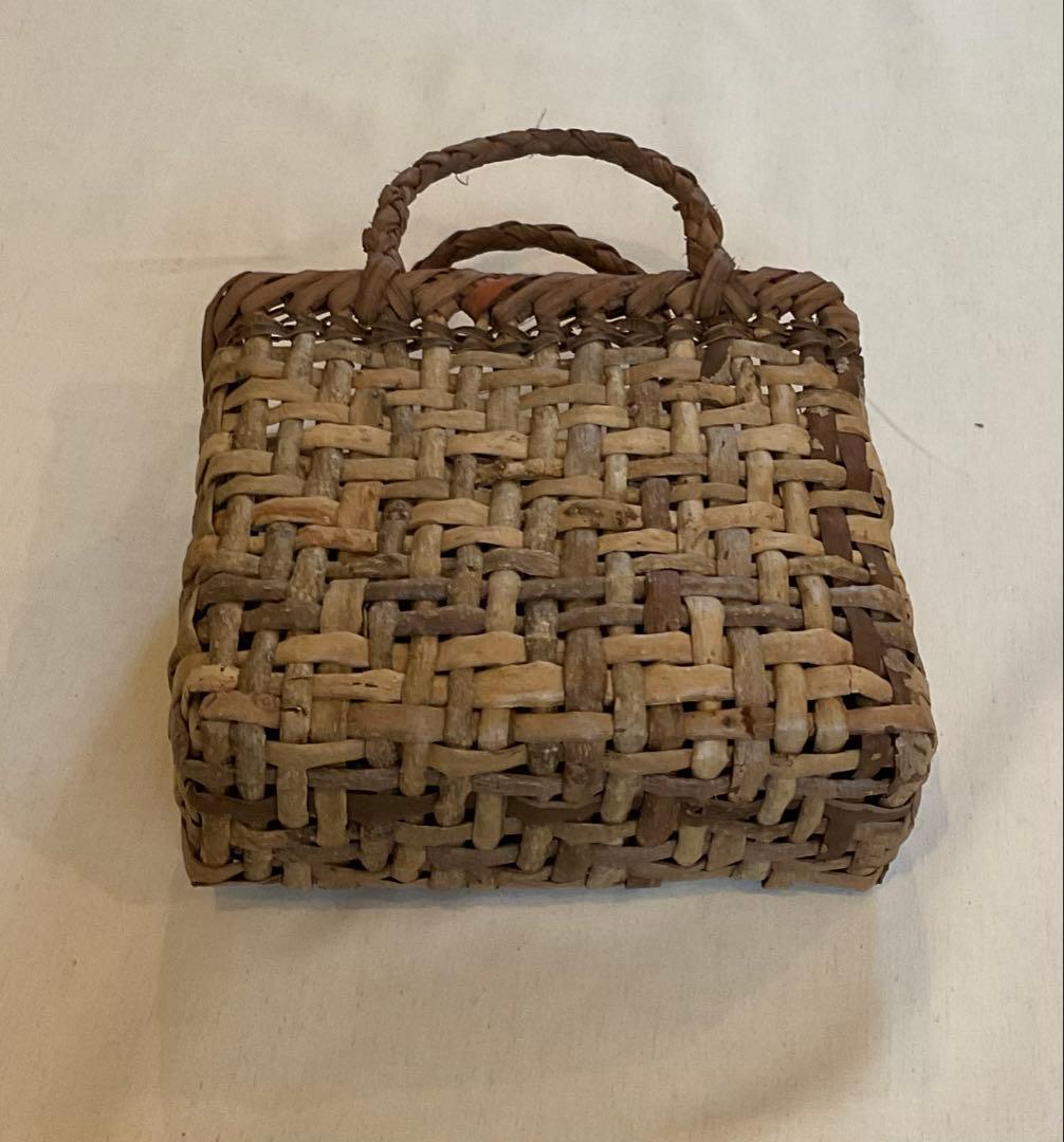 くるみ　かご　池田暢子さん作　カゴアミドリ