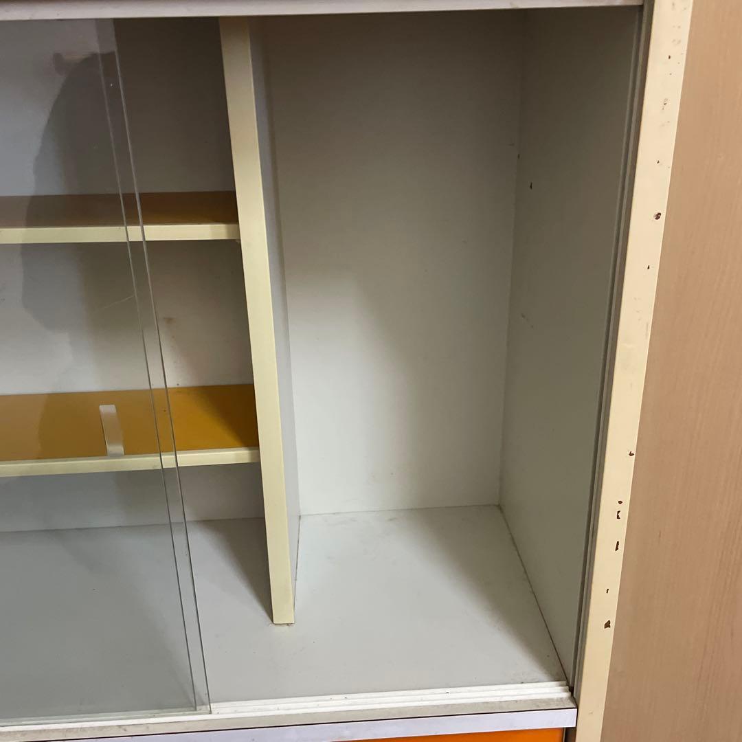 昭和レトロ 食器棚 ガラスキャビネット ガラス棚 レトロポップ オレンジ