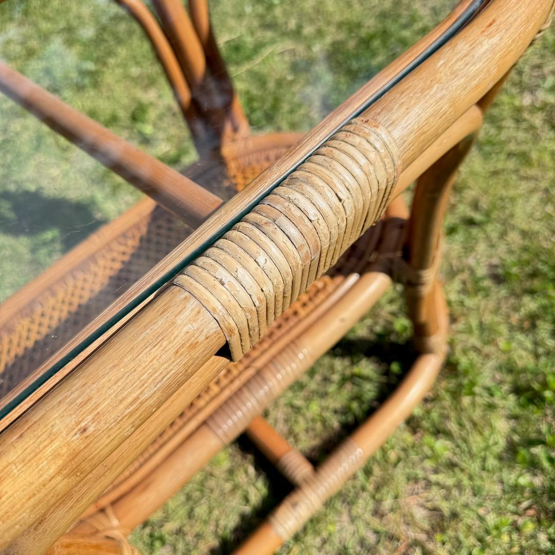 ビンテージ　古びた良き佇まいのラタン　小さなガラステーブル