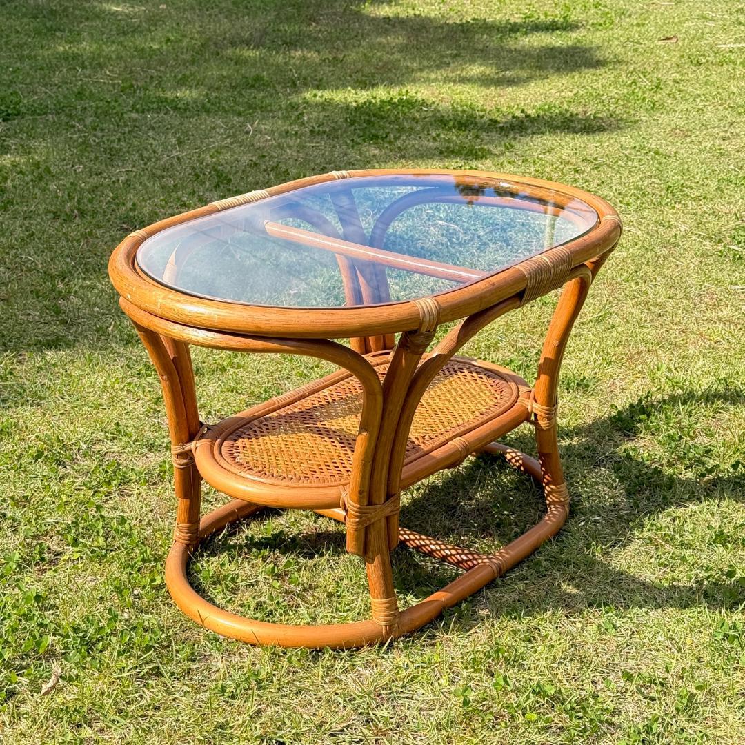 ビンテージ　古びた良き佇まいのラタン　小さなガラステーブル