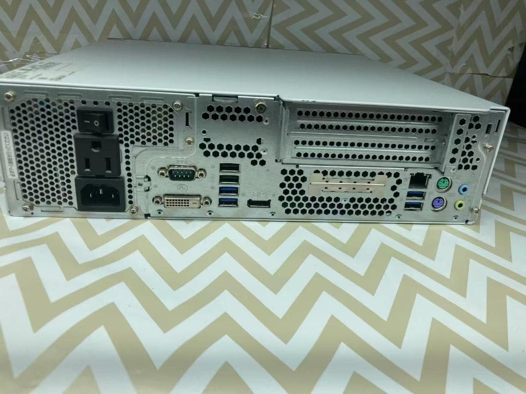 ESPRIMO D586 i5 第6世代 8GB 256GB　モニター別売り