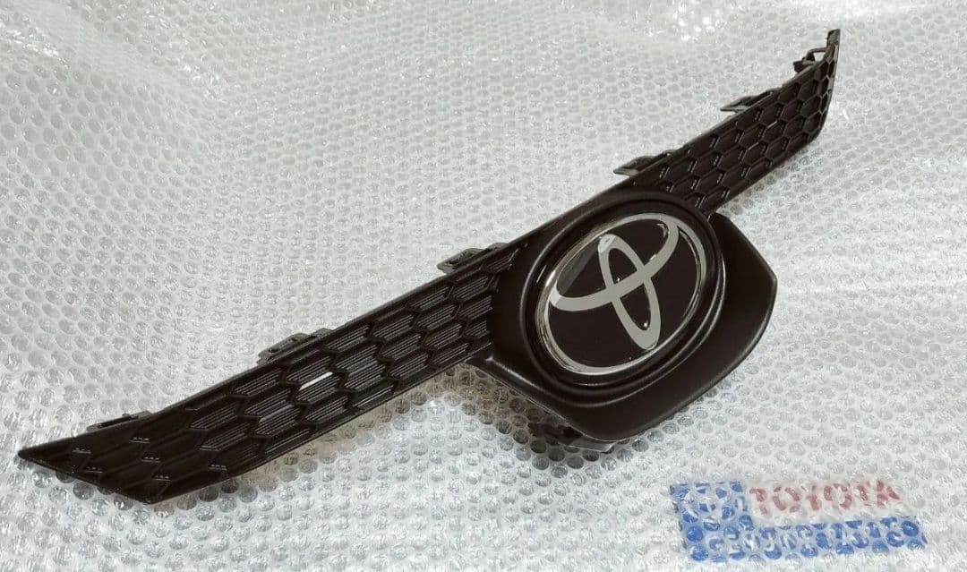 カローラツーリング　トヨタエンブレム　フロントグリルセット　北米仕様