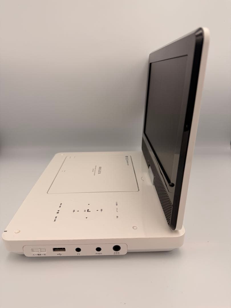 東芝 REGZA ポータブルDVDプレーヤー SD-P1010S ＋DVD5枚