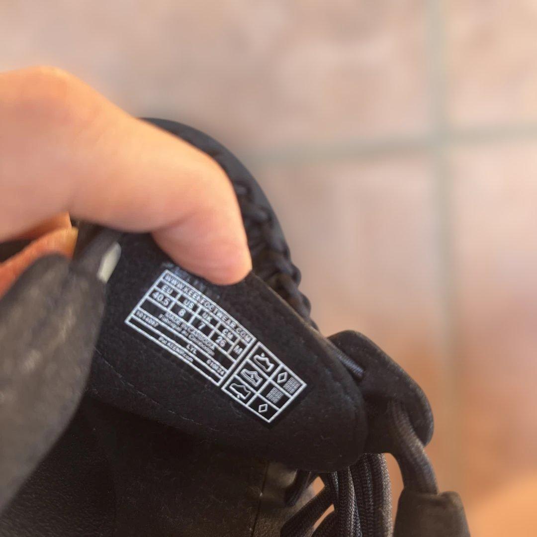 美品　ほぼ新品未使用　keen ユニーク　26㎝　ブラック