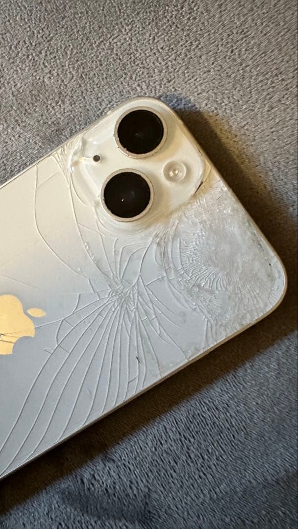 【ジャンク品】iPhone 14 本体 背面ひび割れあり　128GB