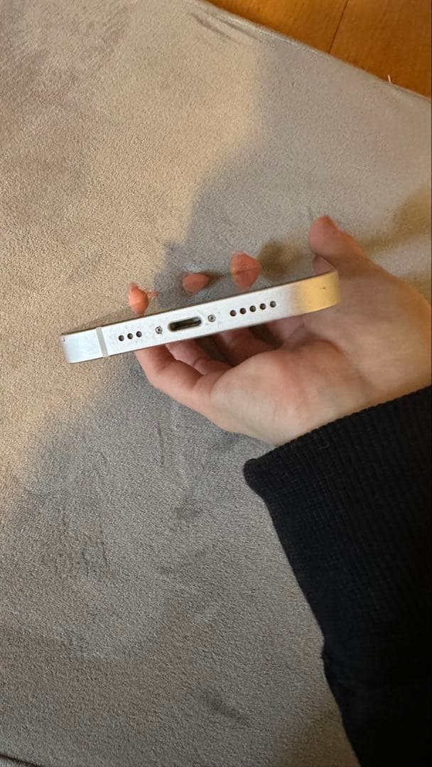 【ジャンク品】iPhone 14 本体 背面ひび割れあり　128GB