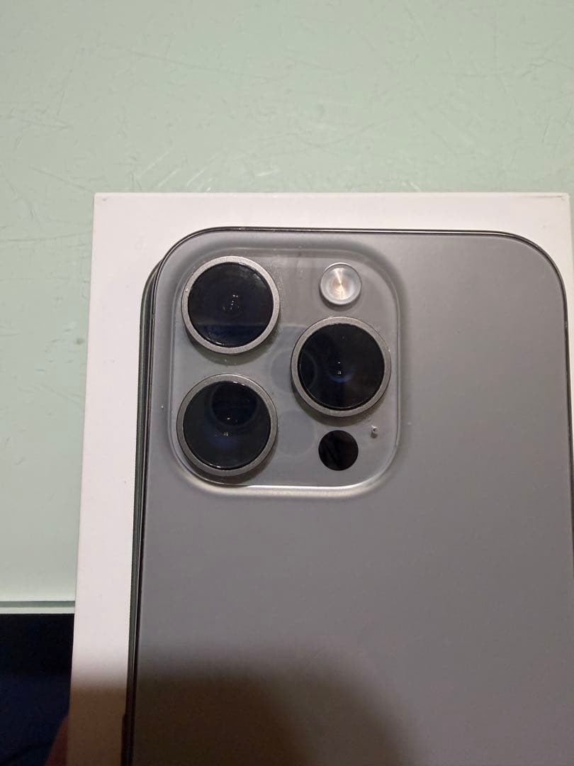 Apple iPhone 15 pro 128GB ナチュラルチタニウム