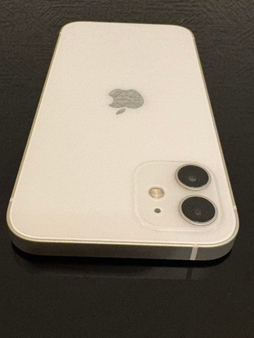 【美品】Apple iPhone 12 ホワイト 本体