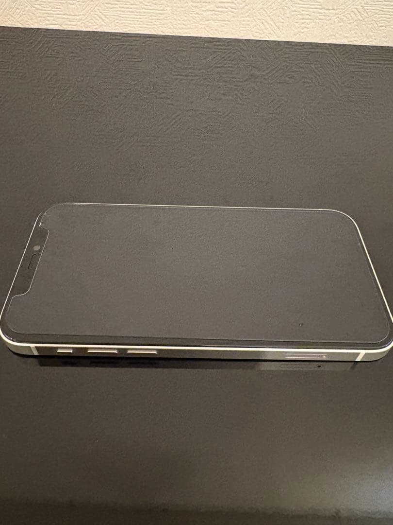 【美品】Apple iPhone 12 ホワイト 本体