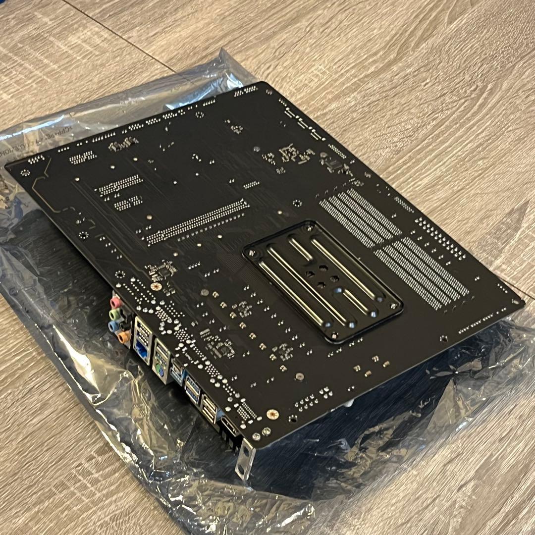 ASRock B550 PG Riptide マザーボード 中古