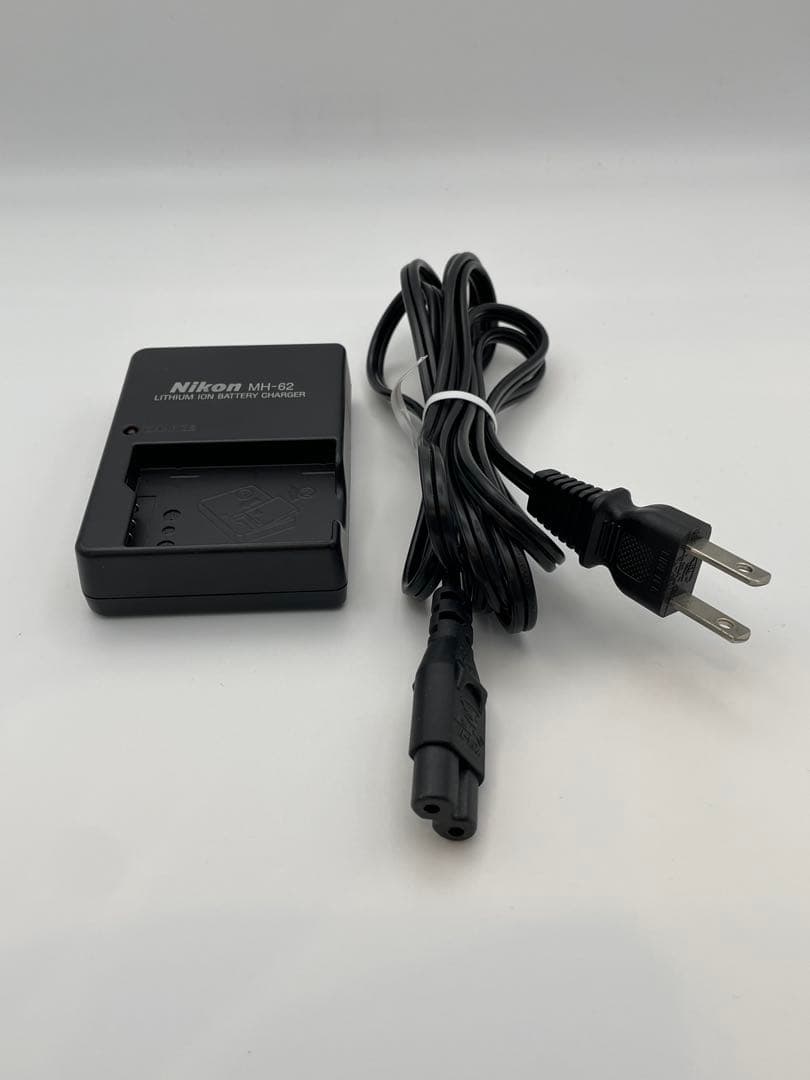 ニコン　Nikon COOLPIX S52 デジタルカメラ　コーラルピンク