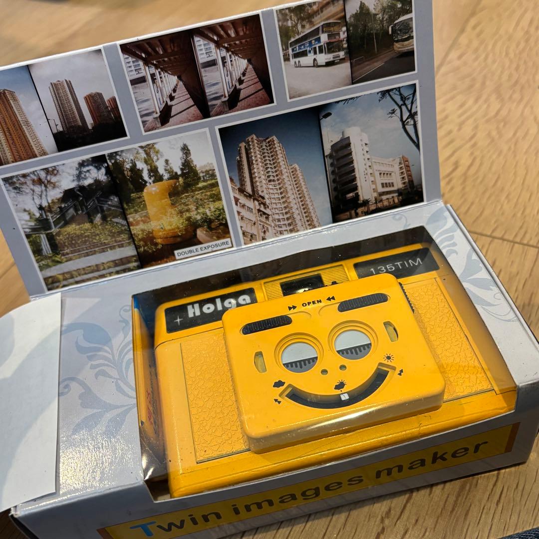 【希少品】新品未使用　Holga 135TIM フィルムカメラ スマイルデザイン