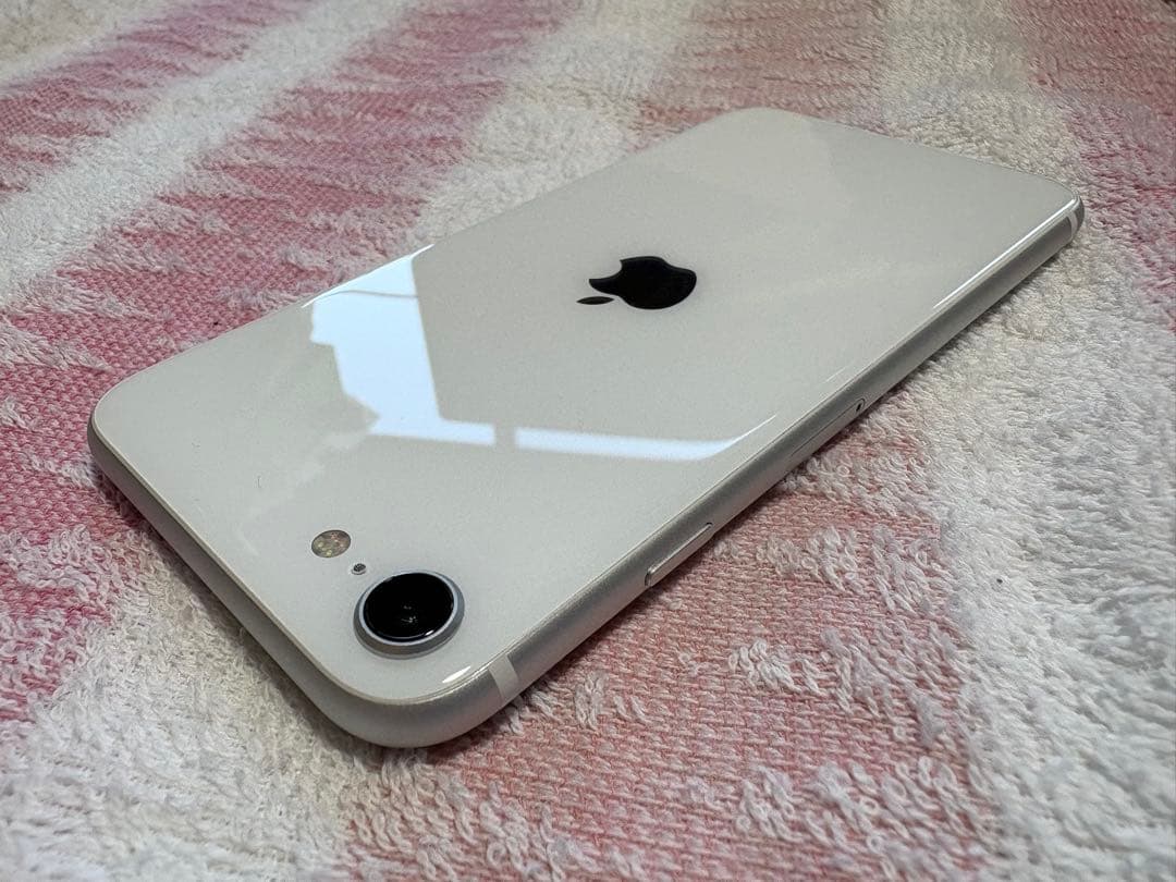 Apple iPhone SE (第2世代) ホワイト ケース付き 64GB