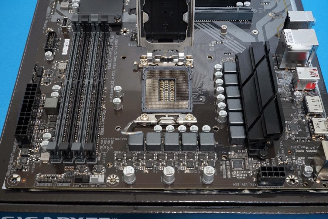 GIGABYTE B760 DS3H DDR4 (LGA1700)【動作品】