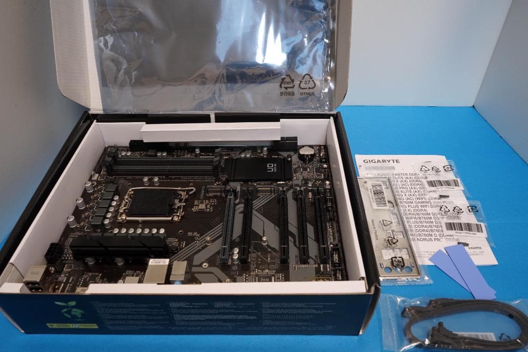 GIGABYTE B760 DS3H DDR4 (LGA1700)【動作品】