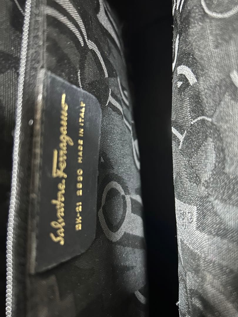 フェラガモ ブラック　バッグ