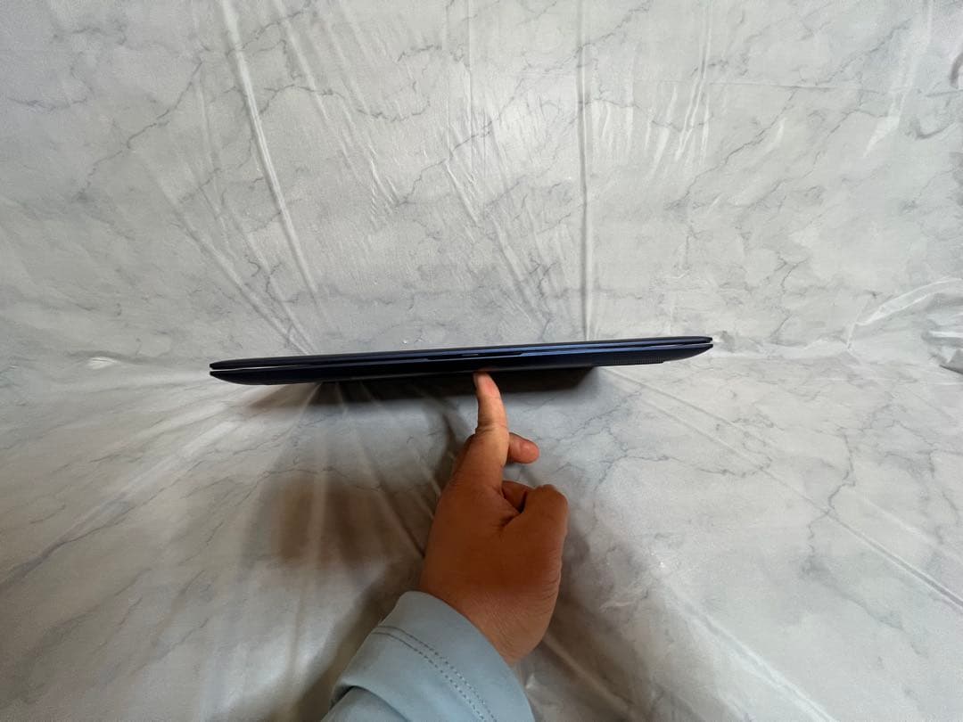 HP Dragonfly i5 8265U ムハマド