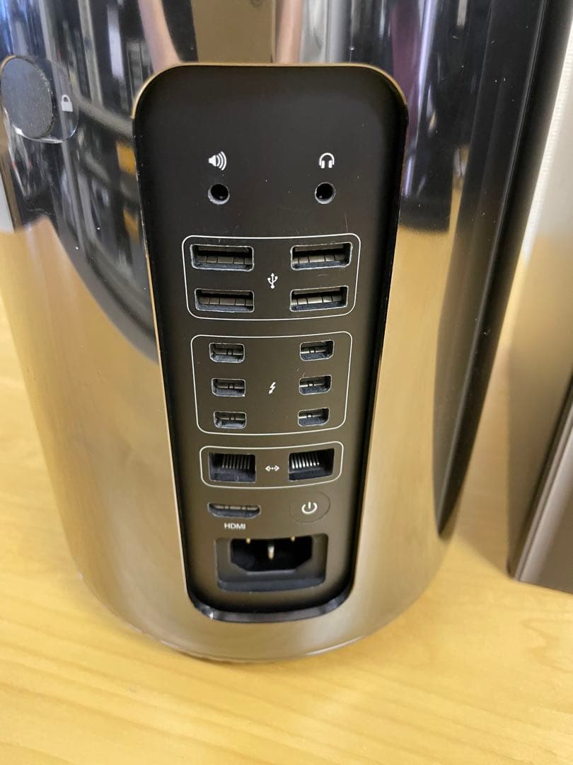 Mac Pro Late 2013/3GHz/64GB/250GB（ジャンク）