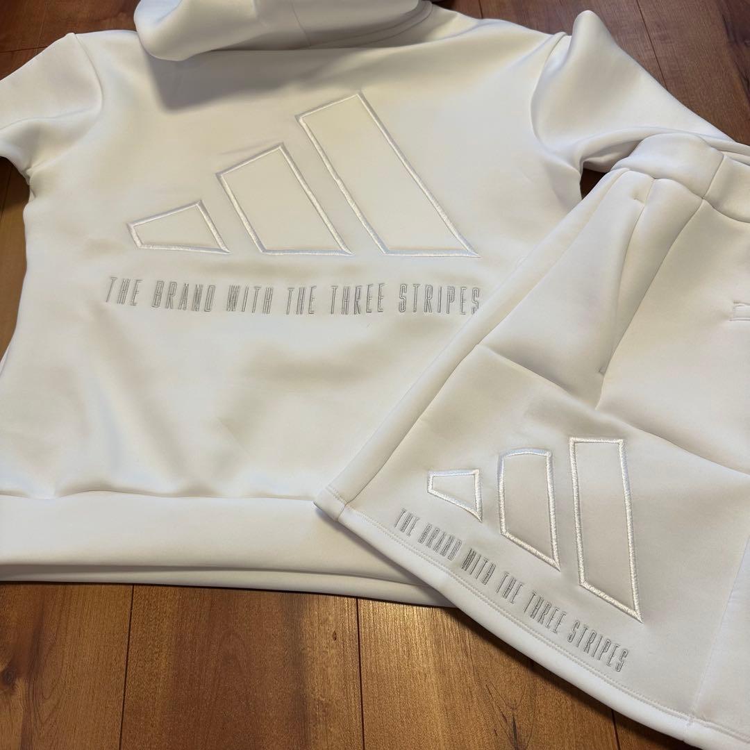 ダンボールニット　セットアップ　ビッグアディダスロゴ　春秋冬　 長袖　フード付き