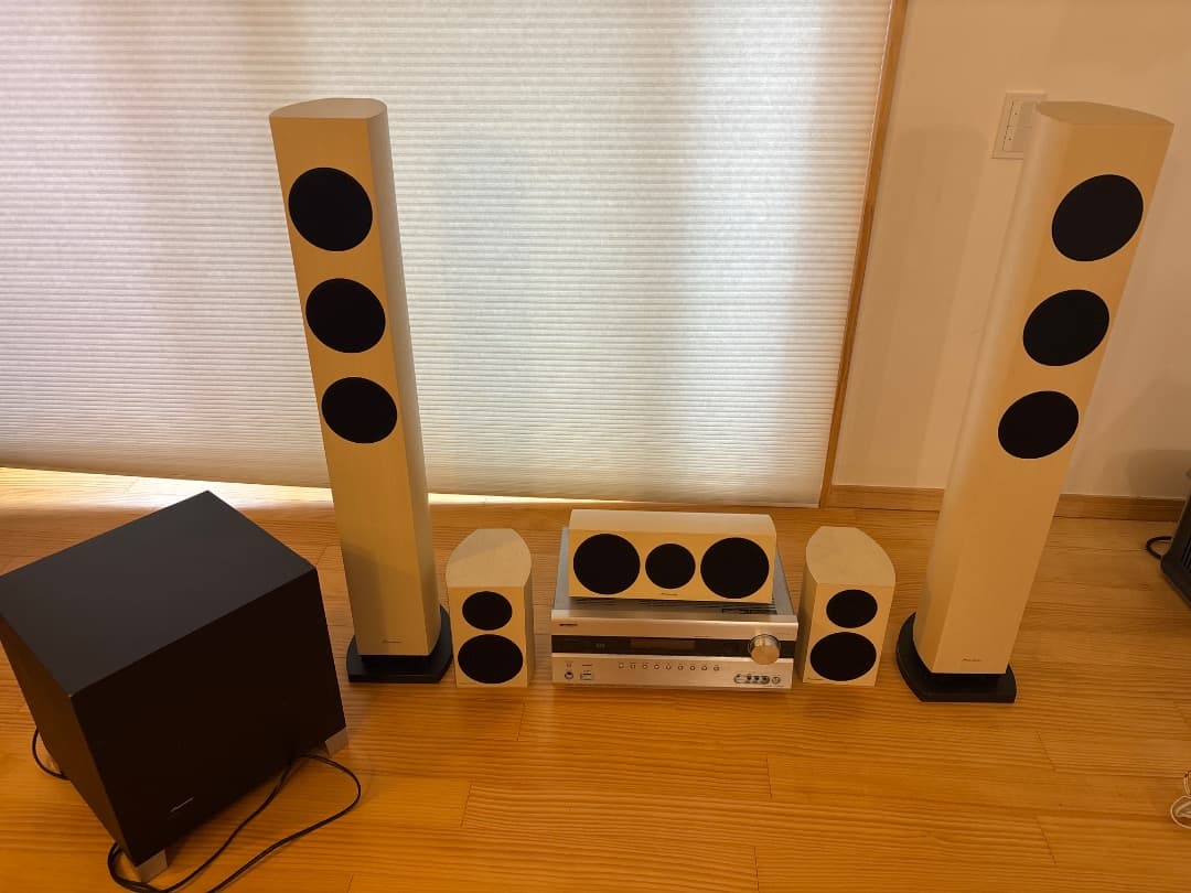 ホワイト フロア型スピーカー 5.1ch システム