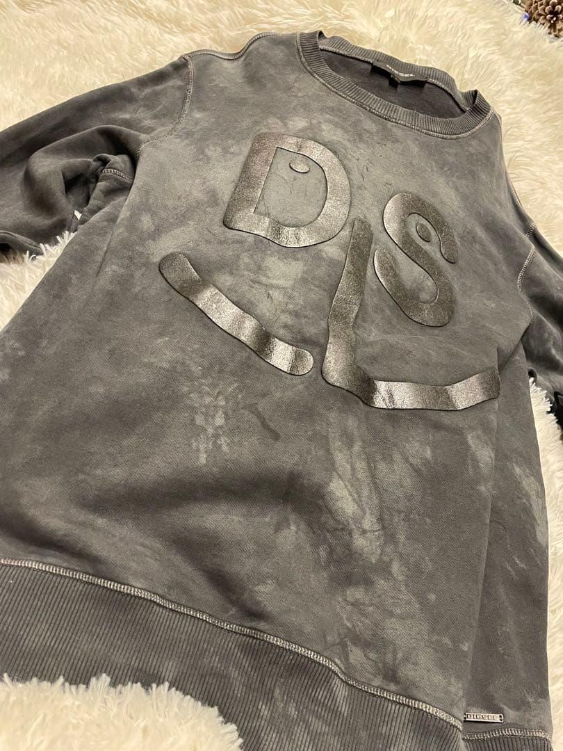 DIESEL 立体ロゴ 独自のムラ染め加工 トレーナー L 黒【圧巻の存在感】