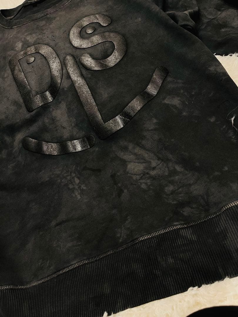 DIESEL 立体ロゴ 独自のムラ染め加工 トレーナー L 黒【圧巻の存在感】
