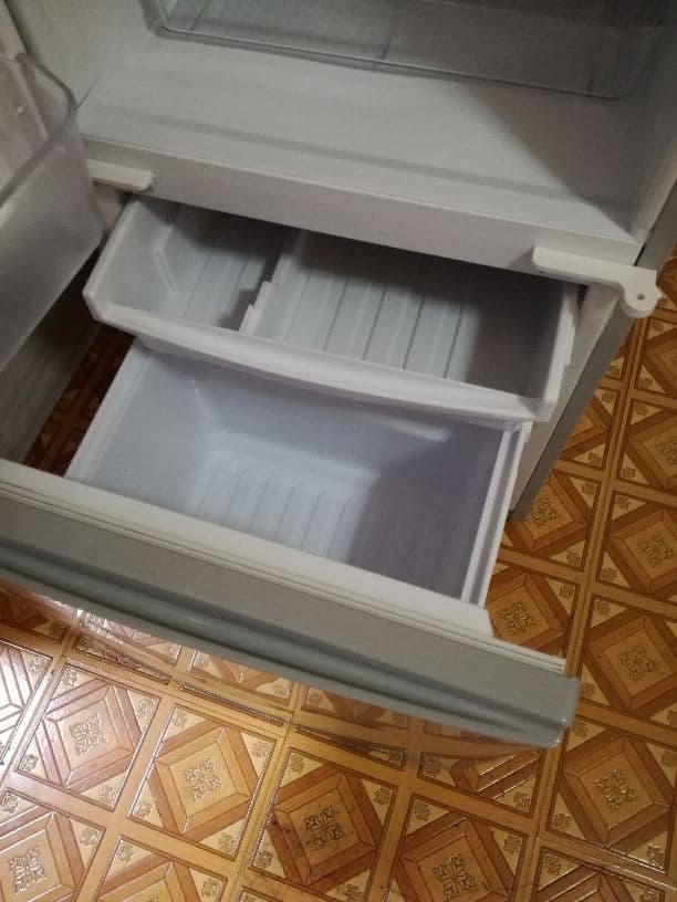 SHARP　冷蔵庫　2015  右開き　付け替えドア