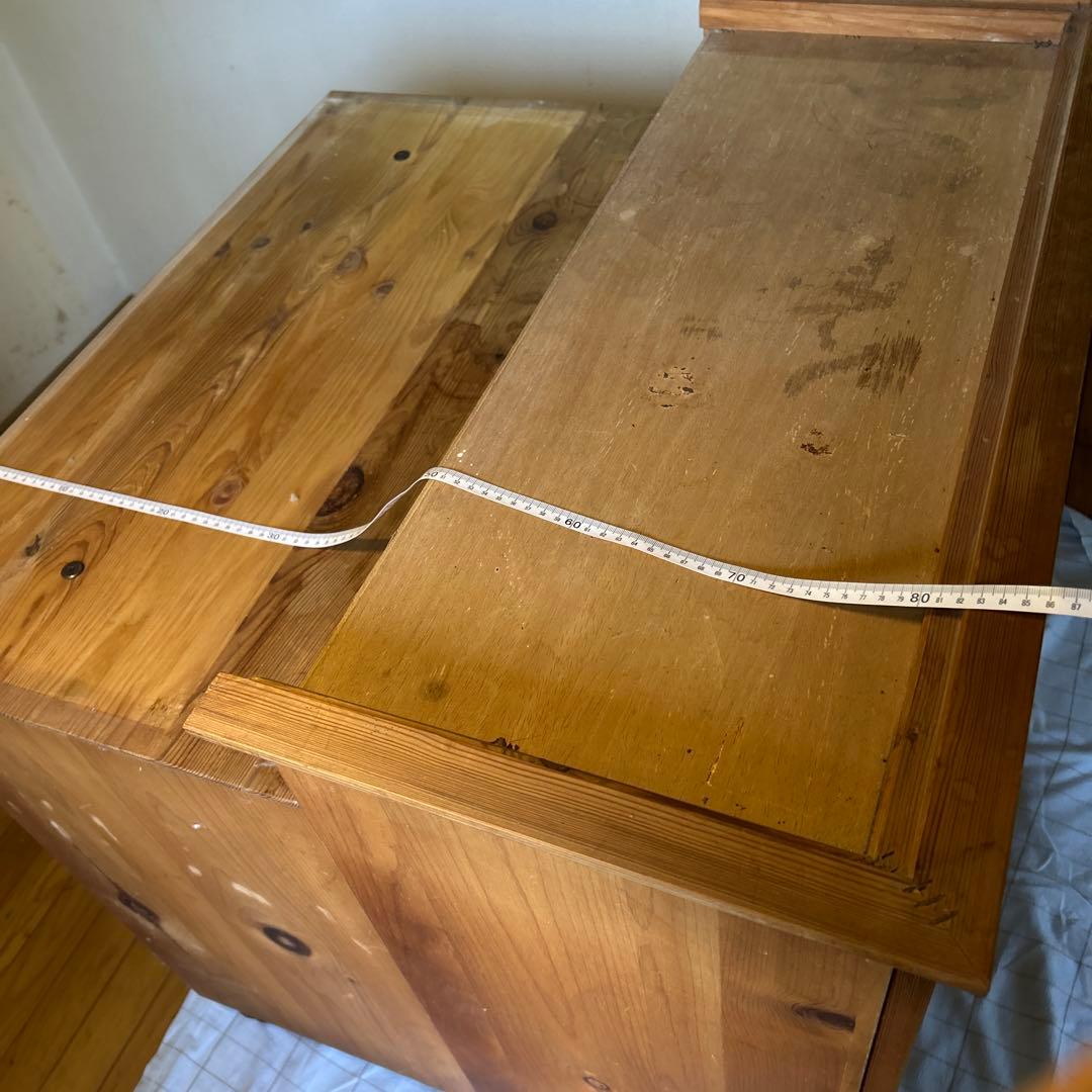 カントリー調　天然木食器棚 ガラス扉付き　たのめる便で発送