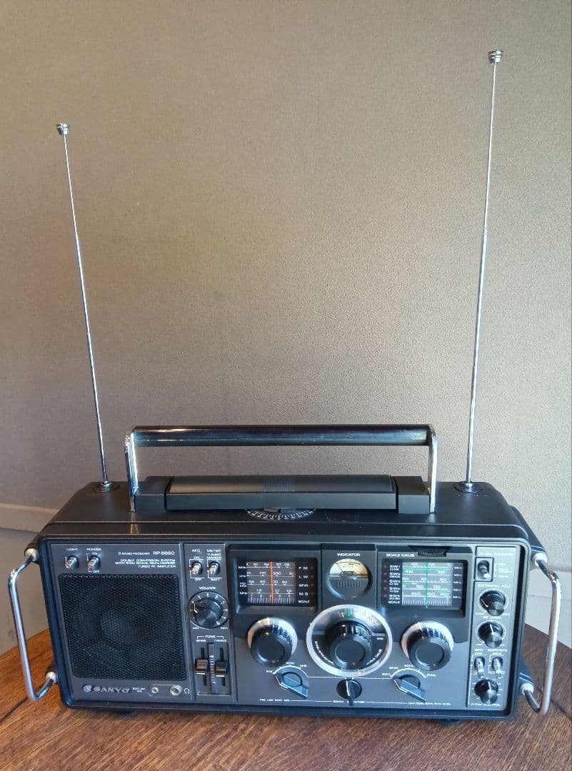 ジャンク　不動品　SANYO RP-8880 9バンド受信機　ヴィンテージ