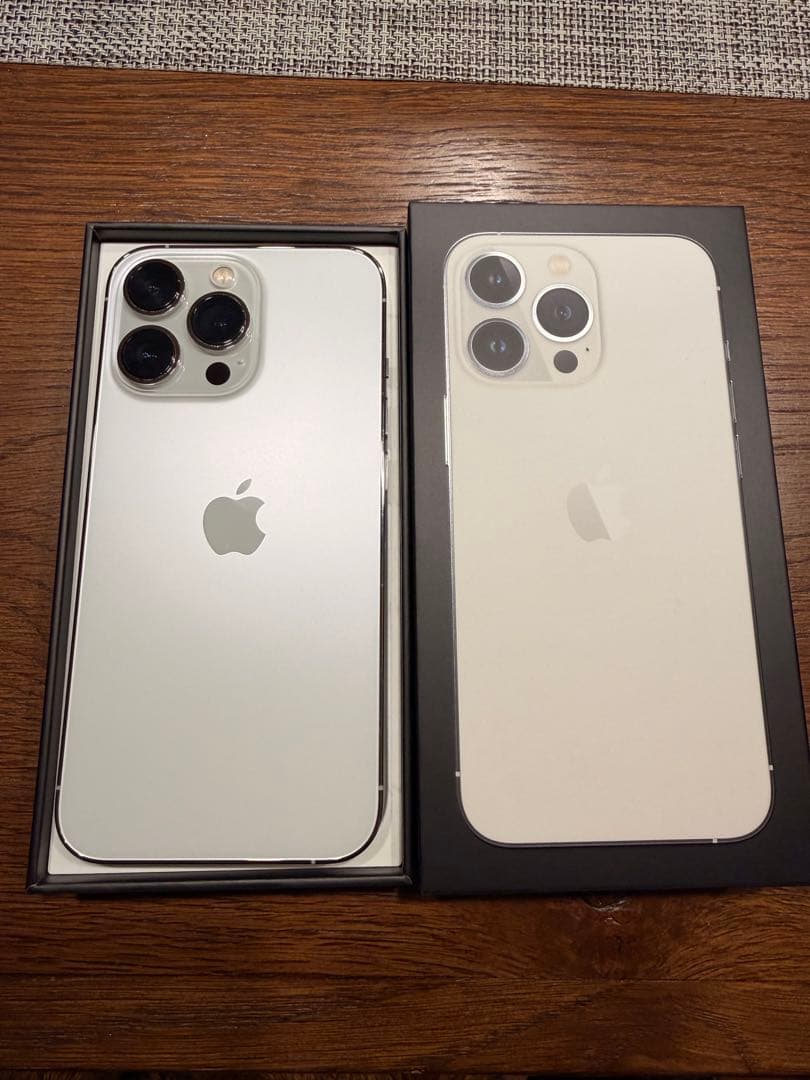 ZAHRA AMELIA　iPhone13pro 本体　SIMフリー