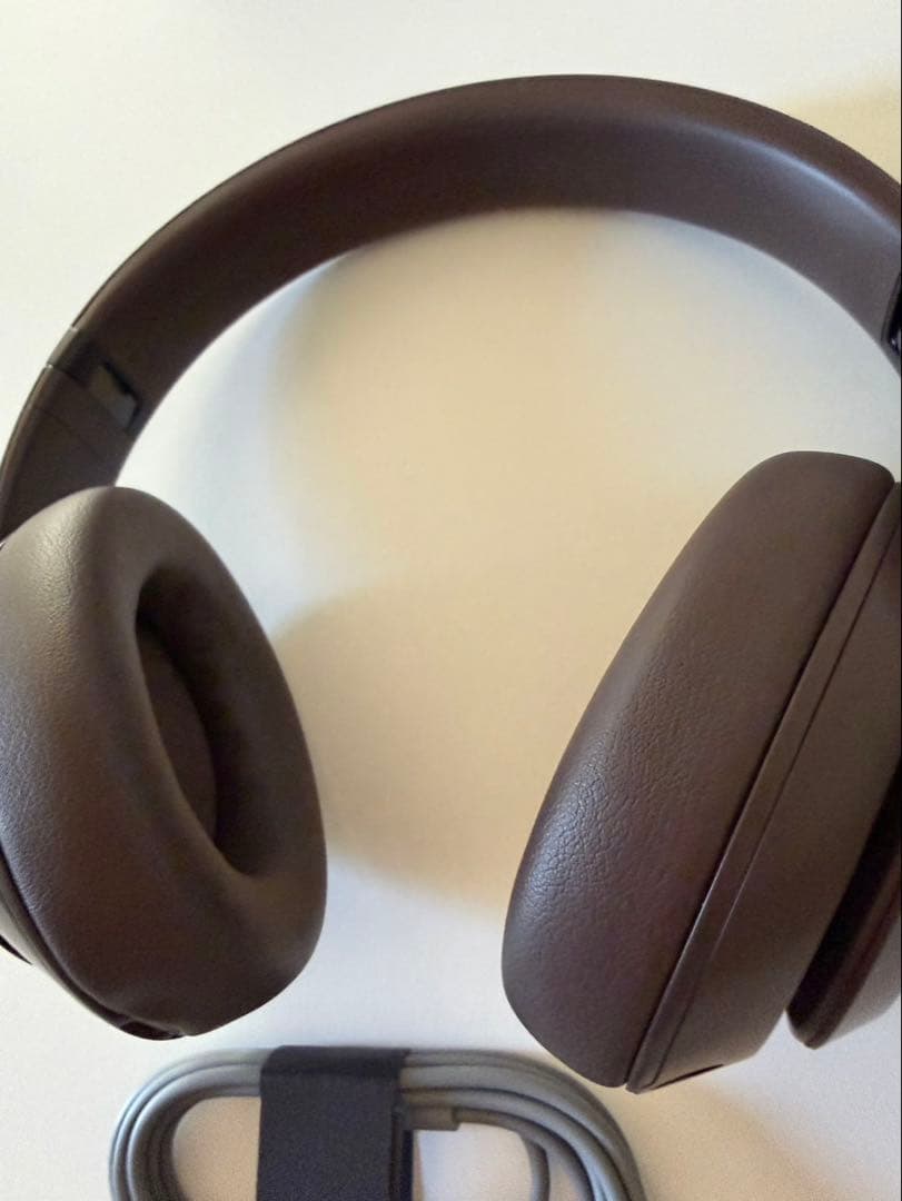 Beats Studio Pro ワイヤレスヘッドホン ブラウン