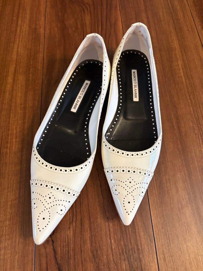 Manolo Blahnik ホワイト フラットシューズ　39