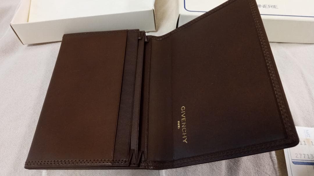 GIVENCHY　名刺入れ