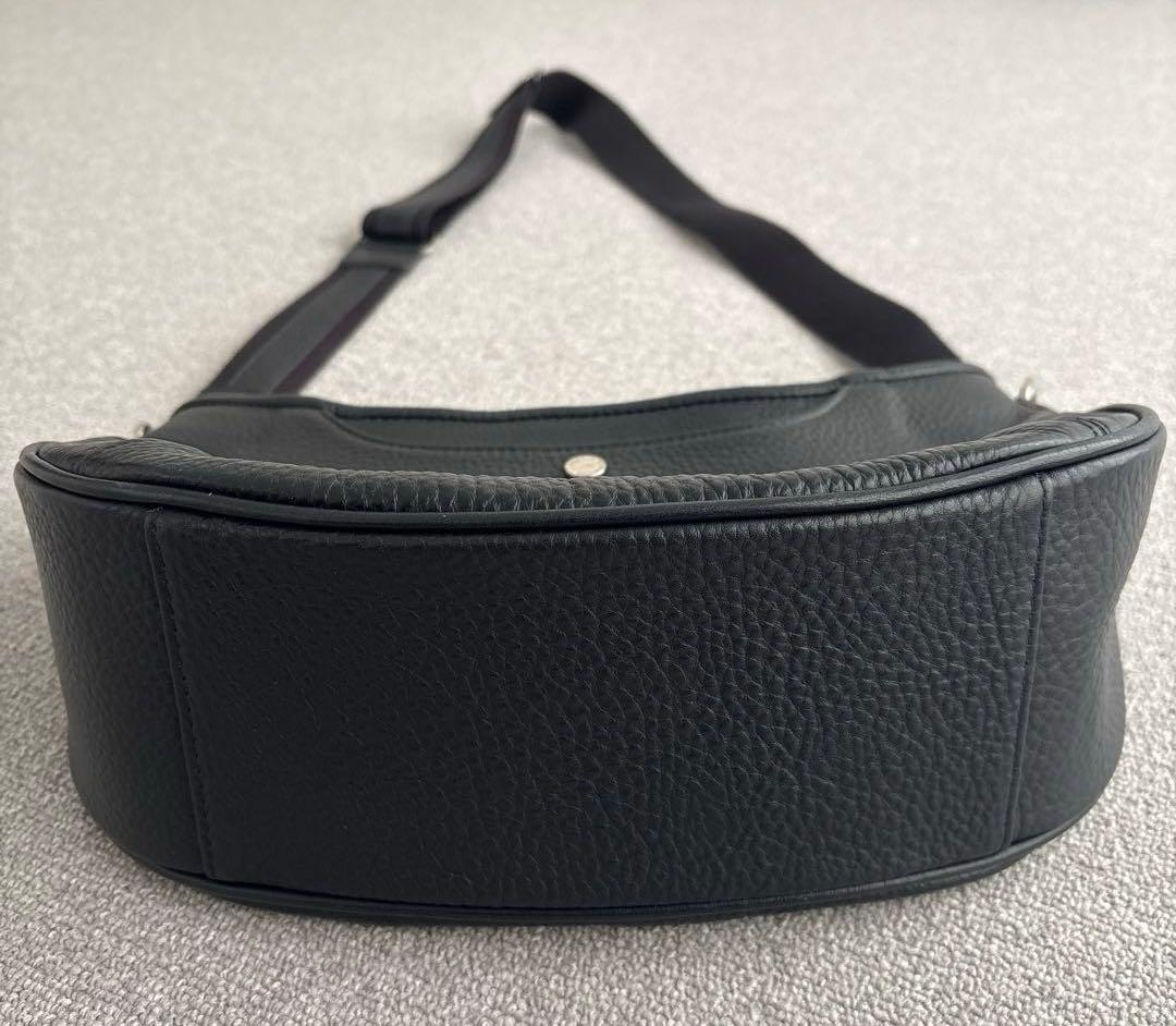 ペッレモルビダ PELLE MORBIDA ショルダーバッグ　ネイビー