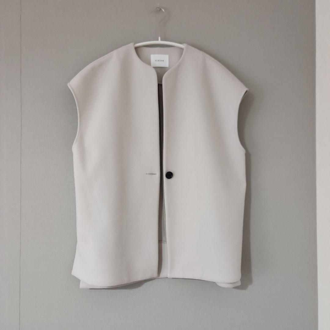 極美品 CLOCHE クロシェ ノーカラージレ ベスト グレージュ