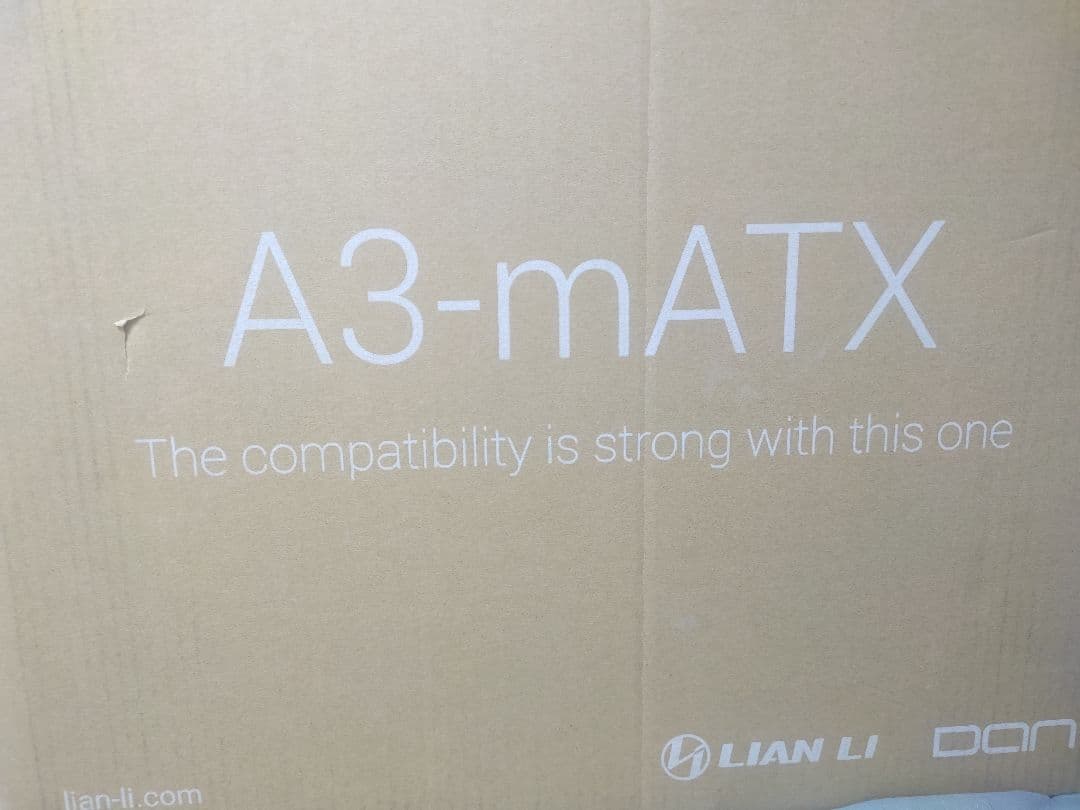 A3-mATX LIAN LI 黒 PCケース