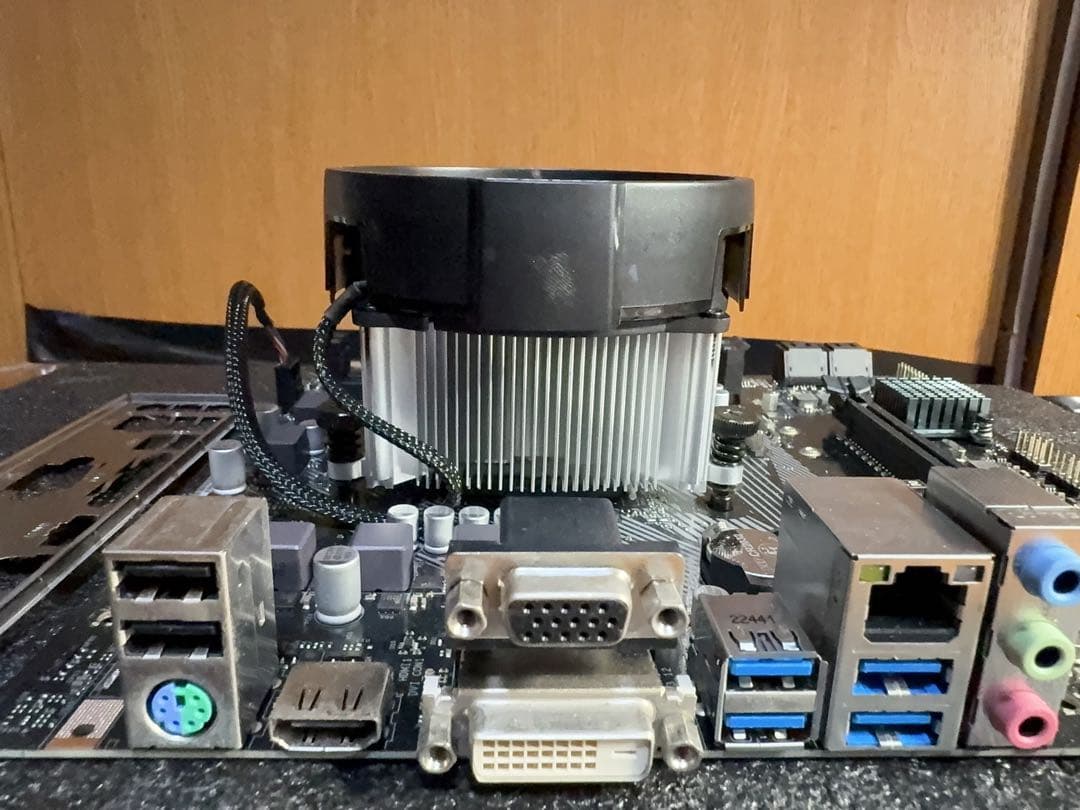 マザーボード ASRock A520M +CPU RYZEN 5 3500