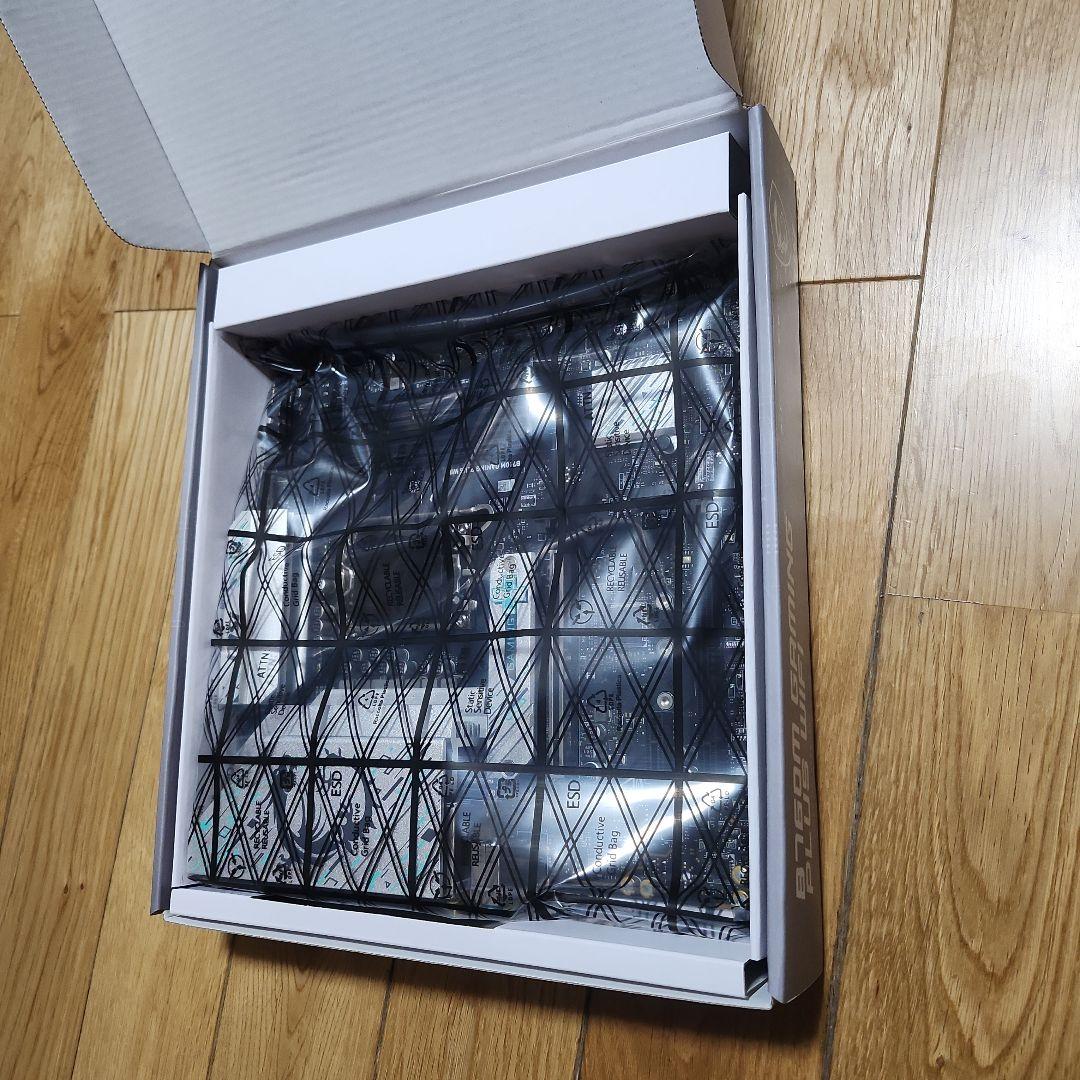 MSI B760M GAMING PLUS WIFI マザーボード