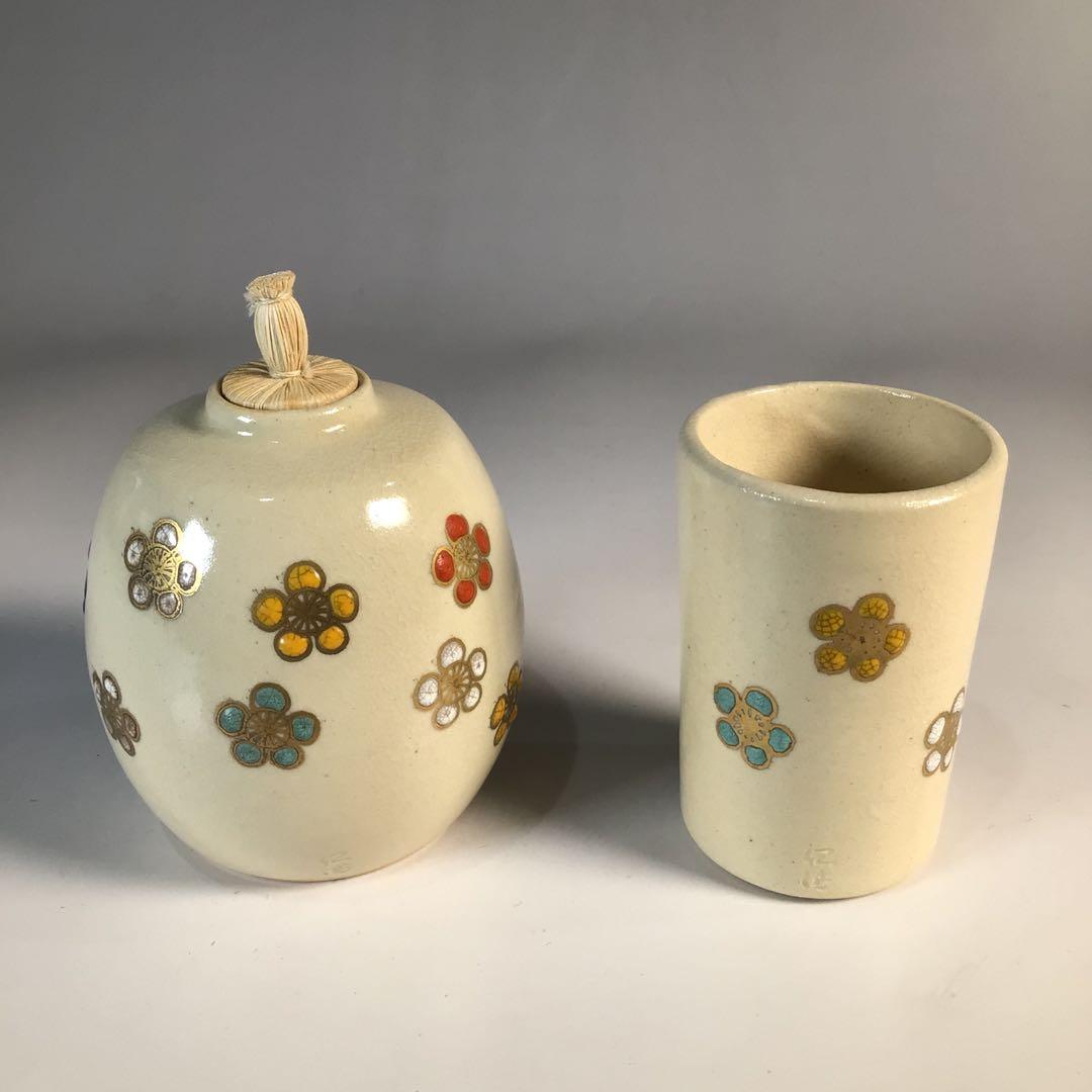 Ｍ８３２　茶箱　『溜塗』『利休形』『茶碗　棗　茶杓　茶筅　振出　茶巾筒』　茶道具