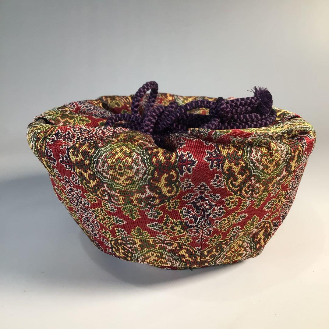 Ｍ８３２　茶箱　『溜塗』『利休形』『茶碗　棗　茶杓　茶筅　振出　茶巾筒』　茶道具