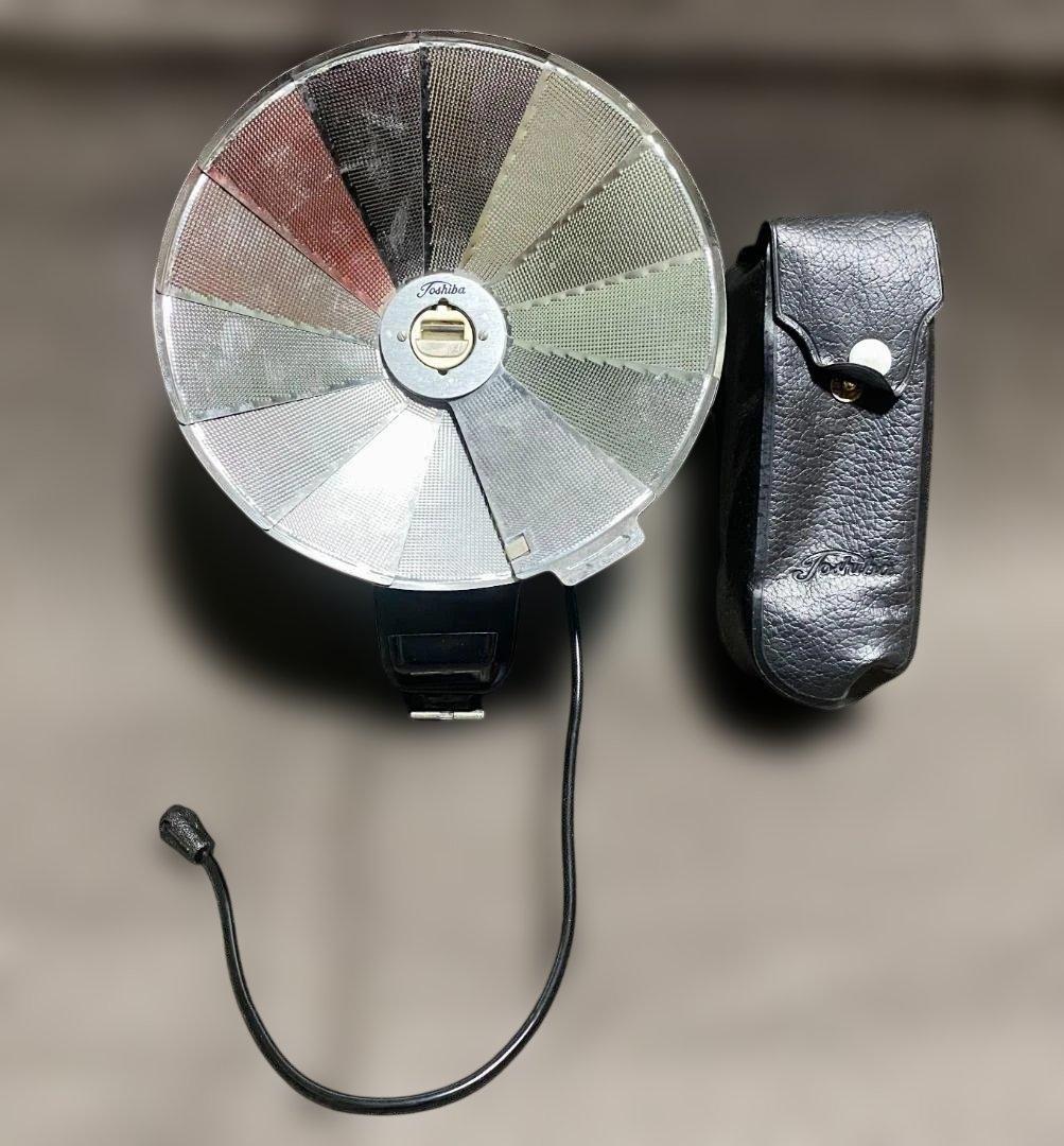 ジャンクカメラセット（カメラ4台、レンズ1台、発光器1台）