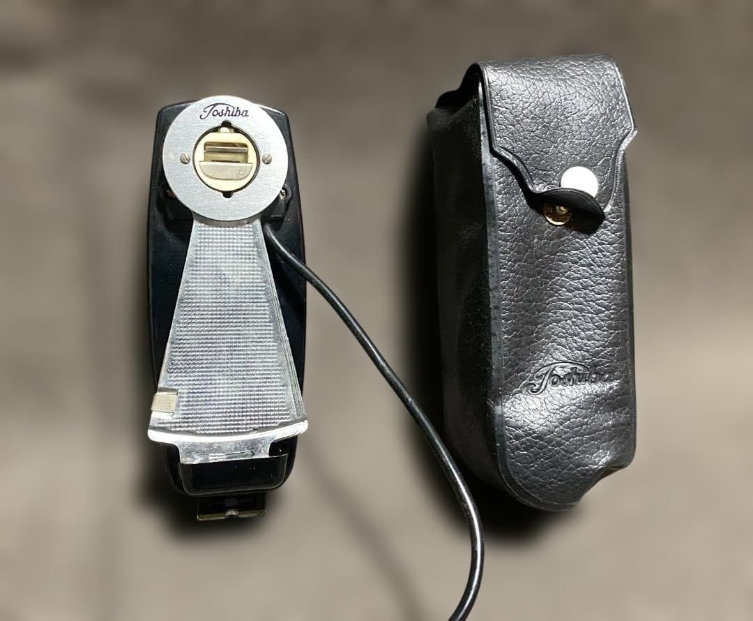 ジャンクカメラセット（カメラ4台、レンズ1台、発光器1台）